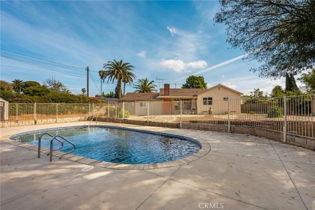 1532 Rainbow Dr., North Tustin, CA 92705