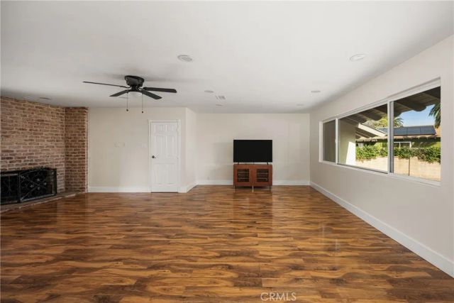 1532 Rainbow Dr., North Tustin, CA 92705