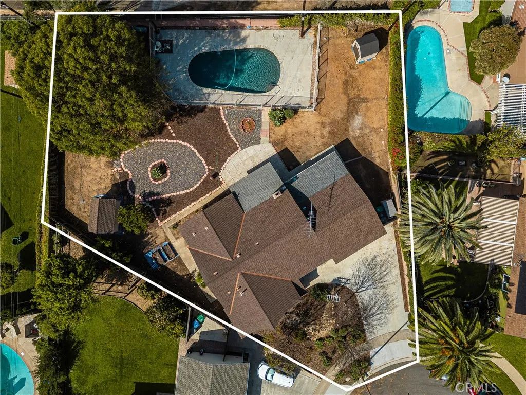 1532 Rainbow Dr., North Tustin, CA 92705