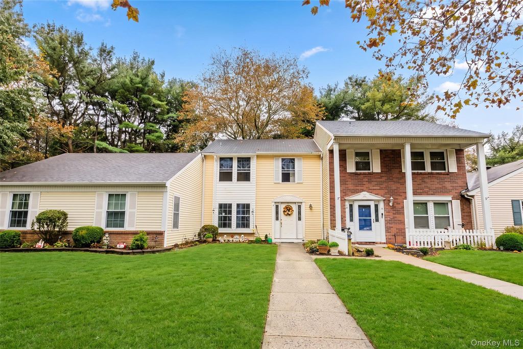 4 Lexington Court, Coram, NY 11727 — exterior