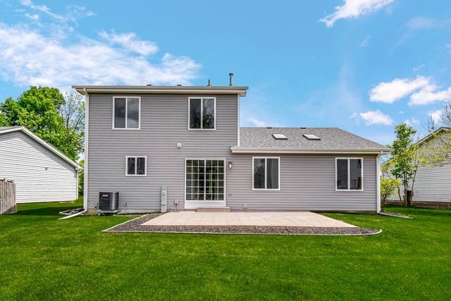 615 RED BARN Trail, Bolingbrook, IL 60490