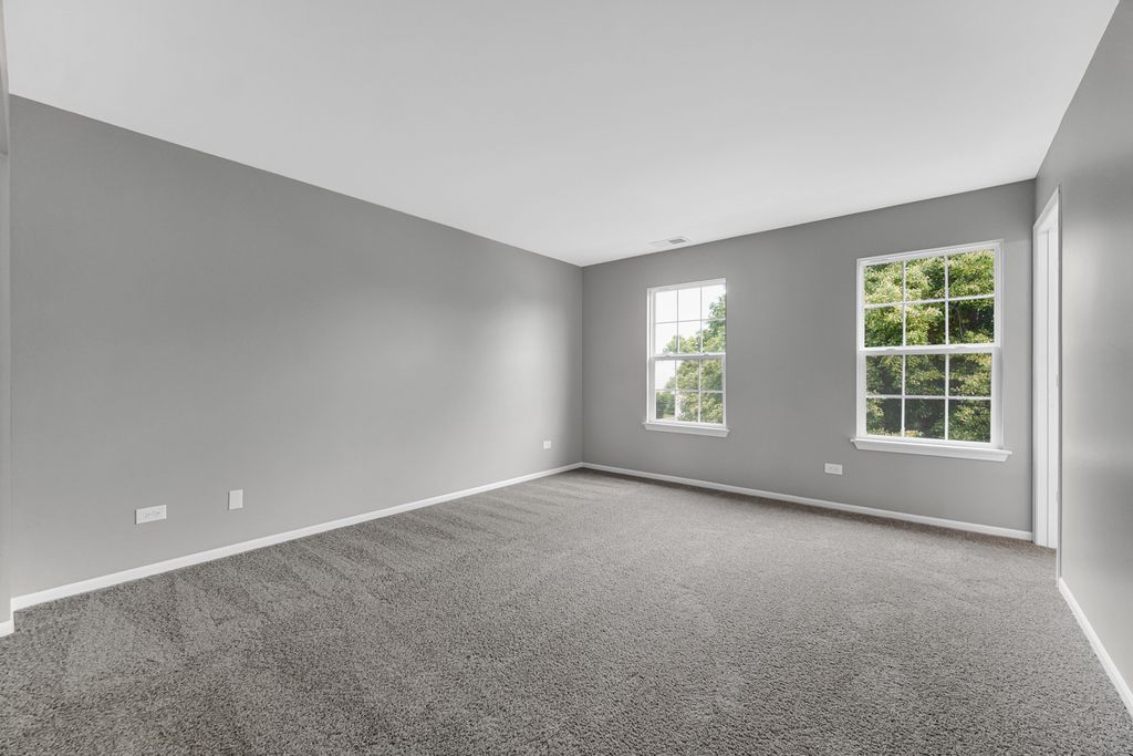 Image 12 of property listing at 615 RED BARN Trail, Bolingbrook, IL 60490