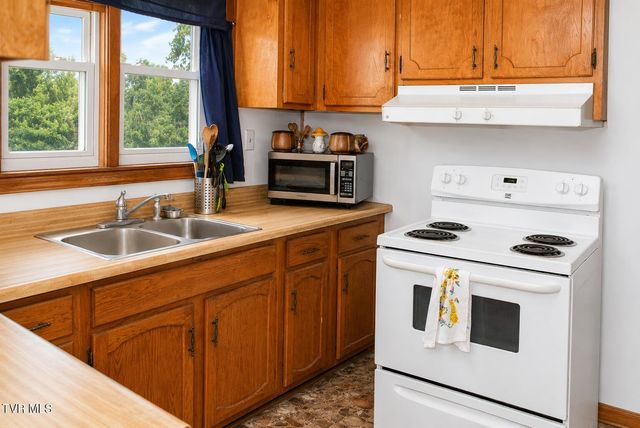 710 Colvert Road, Mosheim, TN 37818