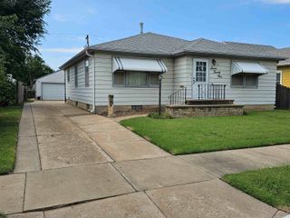 724 Sheridan St, Salina, KS 67401