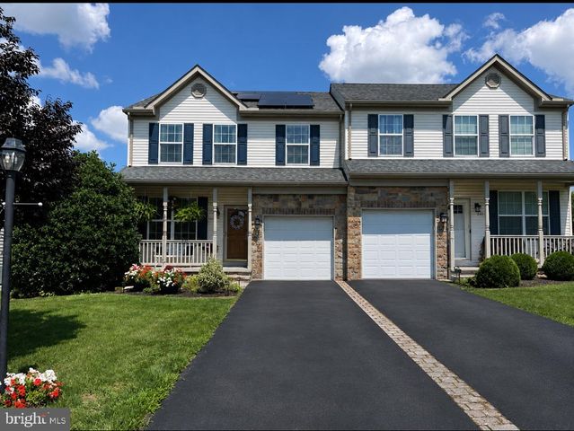 243 MAPLE DR, Hanover, PA 17331