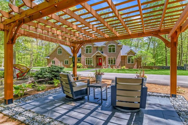2099 E Clear Lake Road, Buchanan, MI 49107