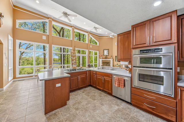 2099 E Clear Lake Road, Buchanan, MI 49107