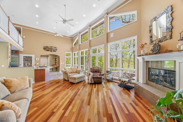 2099 E Clear Lake Road, Buchanan, MI 49107