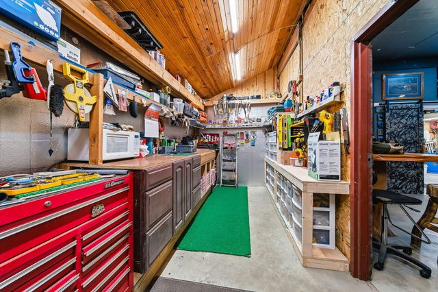 2099 E Clear Lake Road, Buchanan, MI 49107