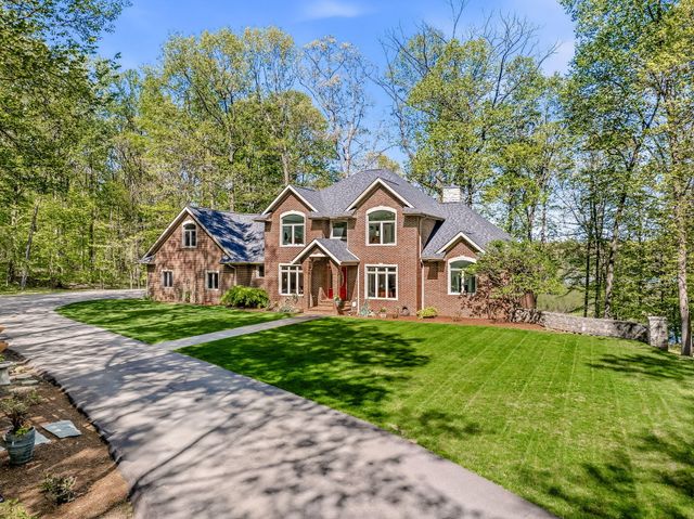2099 E Clear Lake Road, Buchanan, MI 49107
