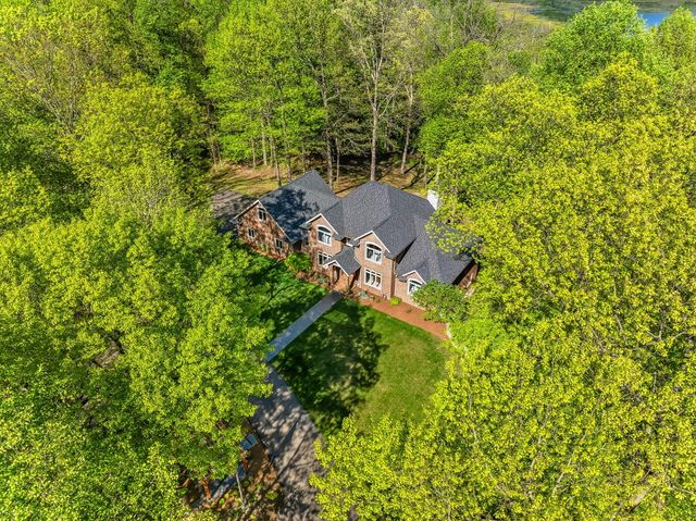 2099 E Clear Lake Road, Buchanan, MI 49107