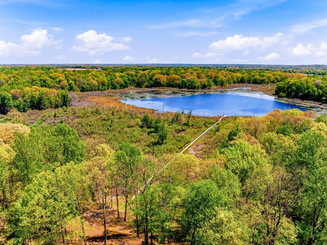 2099 E Clear Lake Road, Buchanan, MI 49107