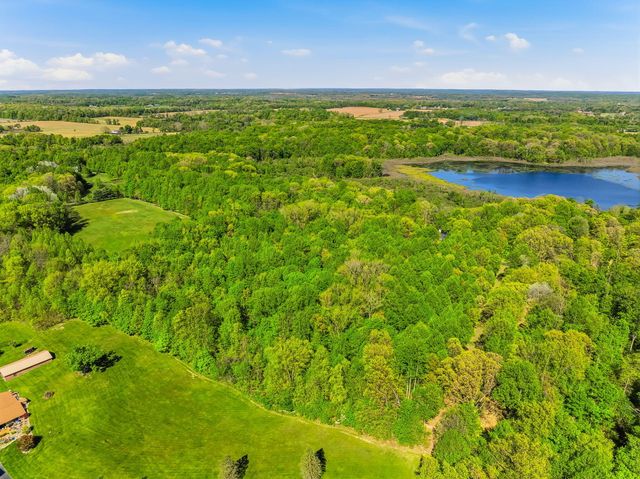 2099 E Clear Lake Road, Buchanan, MI 49107