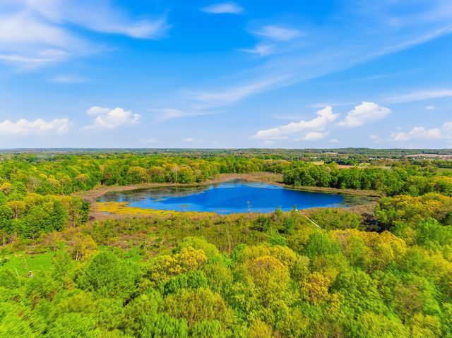 2099 E Clear Lake Road, Buchanan, MI 49107