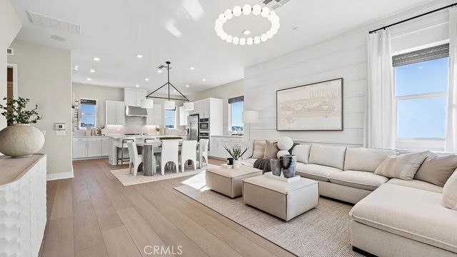 812 Sonia, Irvine, CA 92618