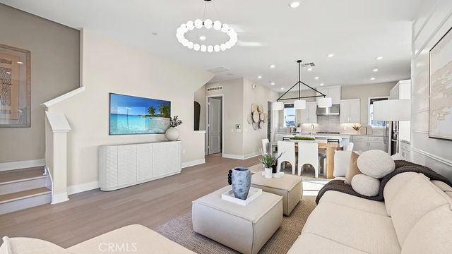 812 Sonia, Irvine, CA 92618