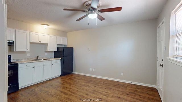 500 Foch Street 13, Bryan, TX 77801