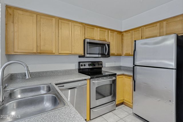 11640 N 51st Avenue Apt 143, Glendale, AZ 85304