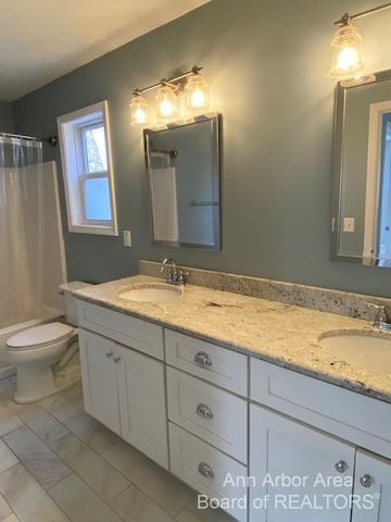 407 N Harris Street, Saline, MI 48176