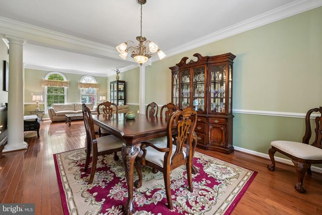 18 APPLE ORCHARD RD, Moorestown, NJ 08057