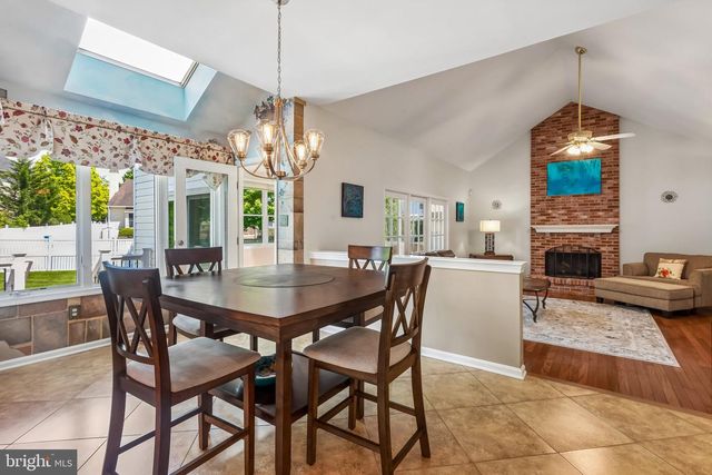 18 APPLE ORCHARD RD, Moorestown, NJ 08057