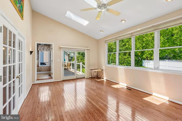 18 APPLE ORCHARD RD, Moorestown, NJ 08057