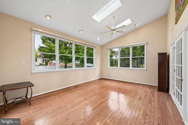 18 APPLE ORCHARD RD, Moorestown, NJ 08057