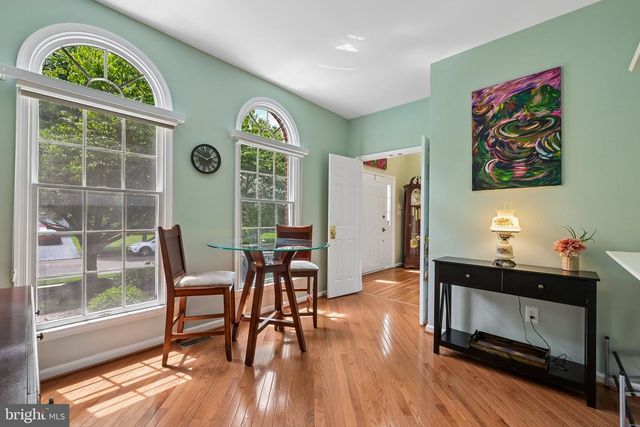 18 APPLE ORCHARD RD, Moorestown, NJ 08057