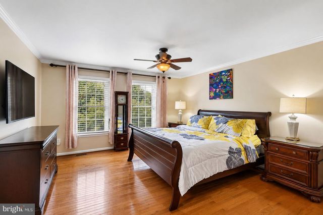 18 APPLE ORCHARD RD, Moorestown, NJ 08057