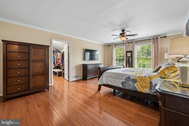 18 APPLE ORCHARD RD, Moorestown, NJ 08057