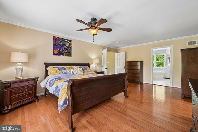 18 APPLE ORCHARD RD, Moorestown, NJ 08057