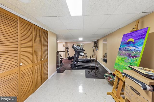 18 APPLE ORCHARD RD, Moorestown, NJ 08057