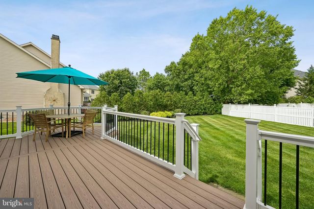 18 APPLE ORCHARD RD, Moorestown, NJ 08057