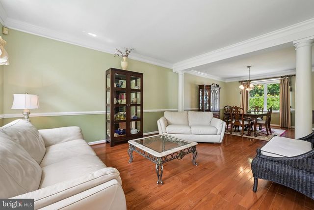 18 APPLE ORCHARD RD, Moorestown, NJ 08057