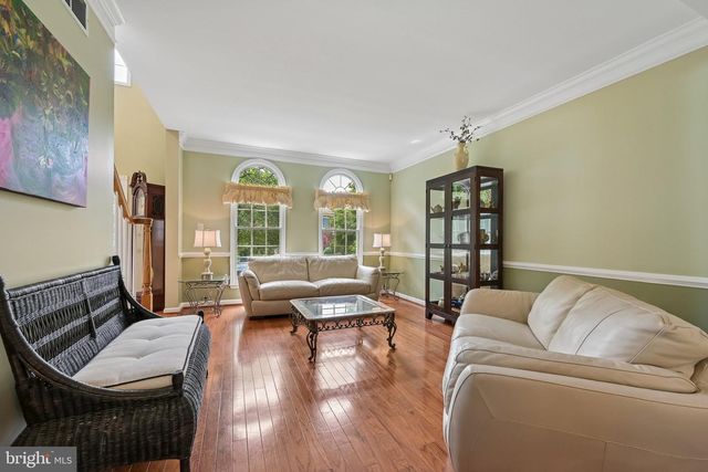 18 APPLE ORCHARD RD, Moorestown, NJ 08057