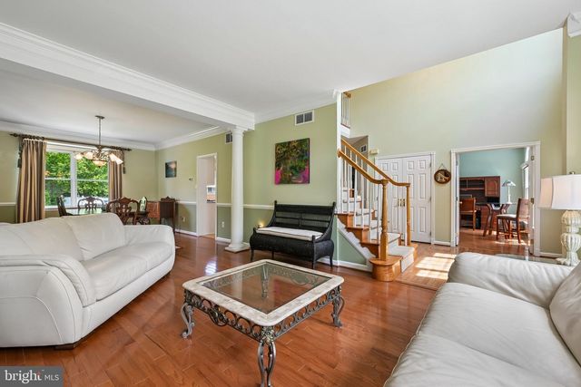 18 APPLE ORCHARD RD, Moorestown, NJ 08057