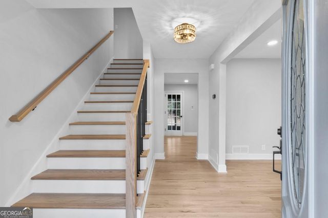 2802 Lakeview Court, Buford, GA 30519