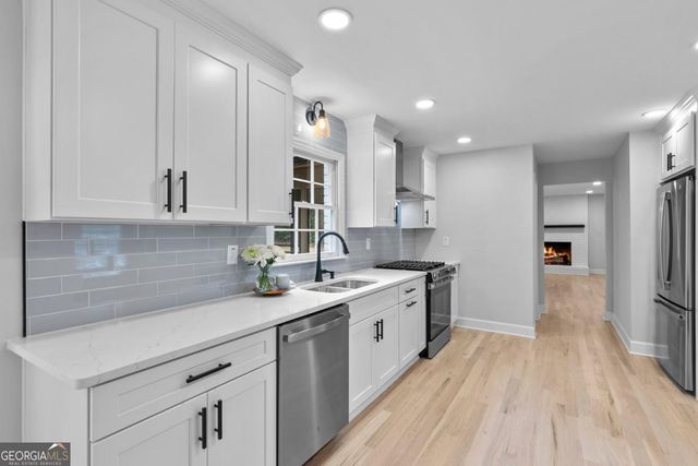 2802 Lakeview Court, Buford, GA 30519