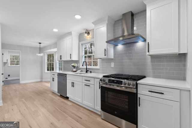 2802 Lakeview Court, Buford, GA 30519