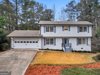 2802 Lakeview Court, Buford, GA 30519