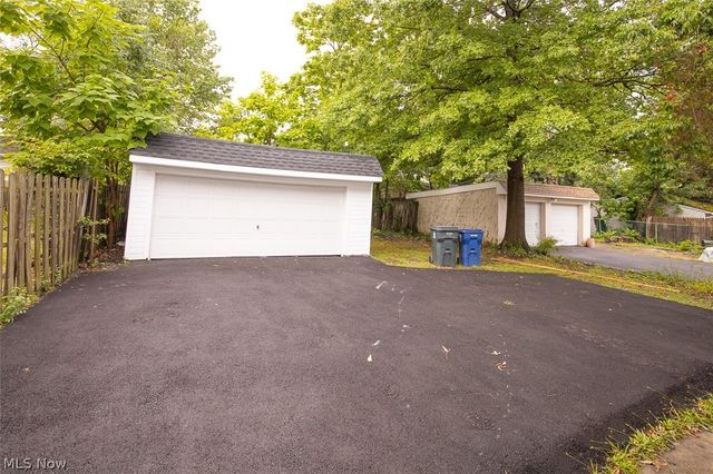 3244 Redwood Road, Cleveland Heights, OH 44118