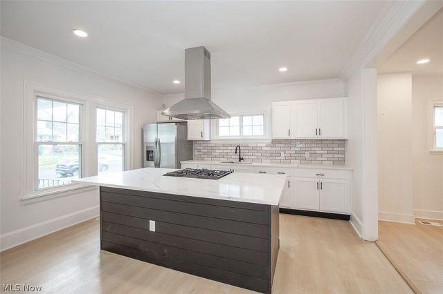 3244 Redwood Road, Cleveland Heights, OH 44118