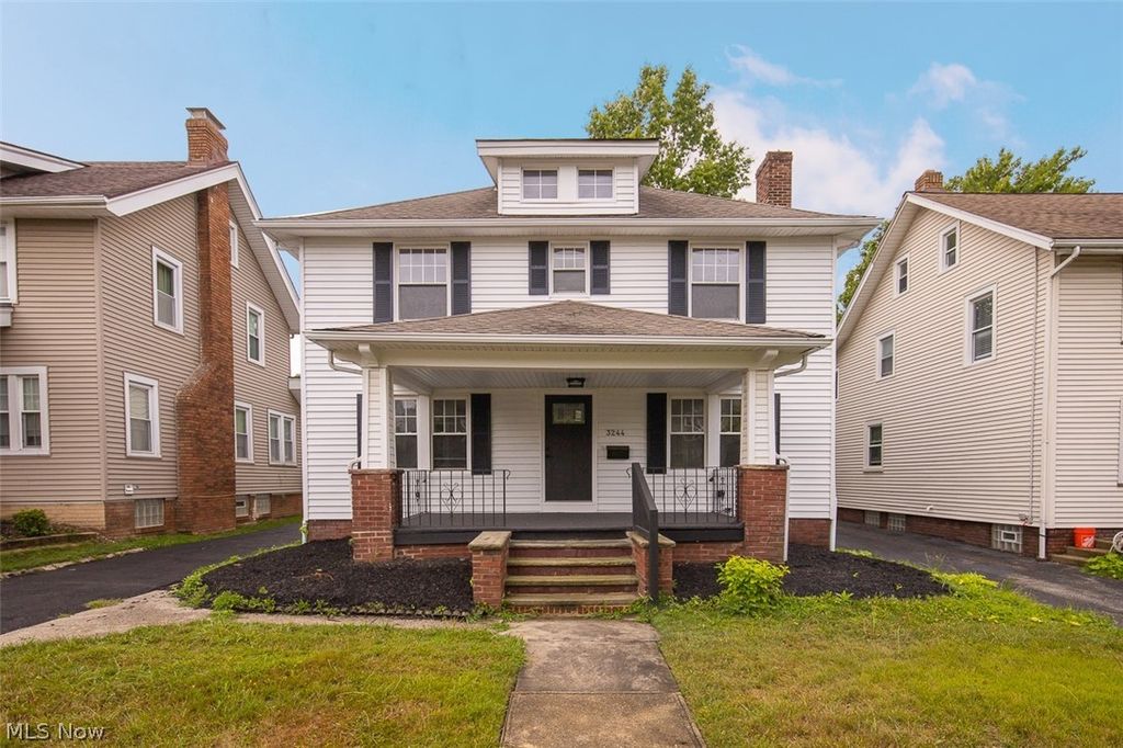 3244 Redwood Road, Cleveland Heights, OH 44118