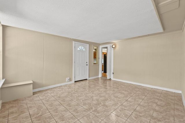 926 S 3rd Street, La Porte, TX 77571