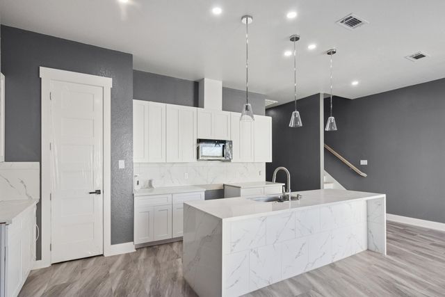 4704 Ward Street, Houston, TX 77021