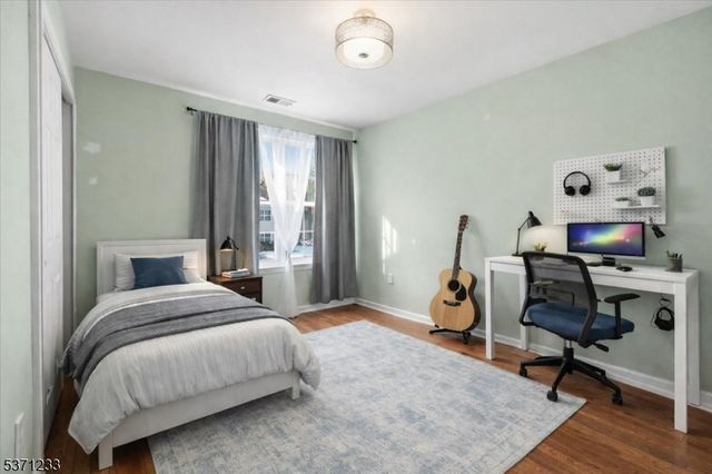 5 Indian Field Dr, Hardyston Twp., NJ 07419