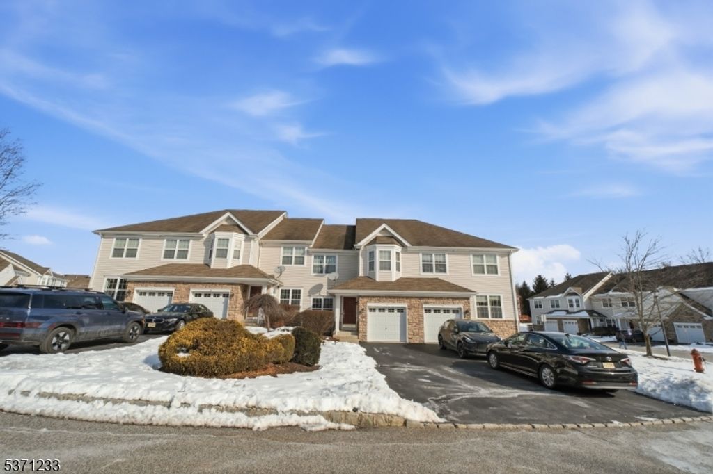 5 Indian Field Dr, Hardyston Twp., NJ 07419