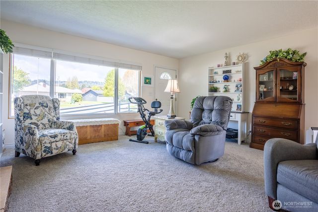 4 Terry Court, Longview, WA 98632
