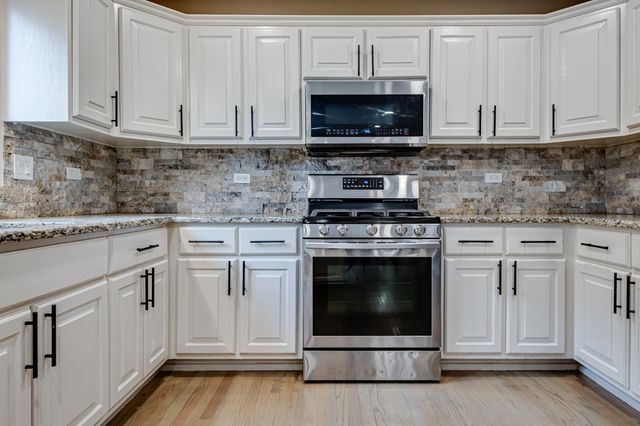 1124 Covington Drive, Lemont, IL 60439