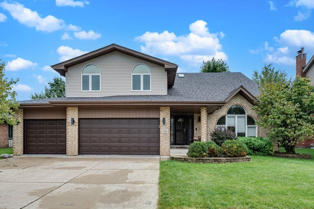 1124 Covington Drive, Lemont, IL 60439